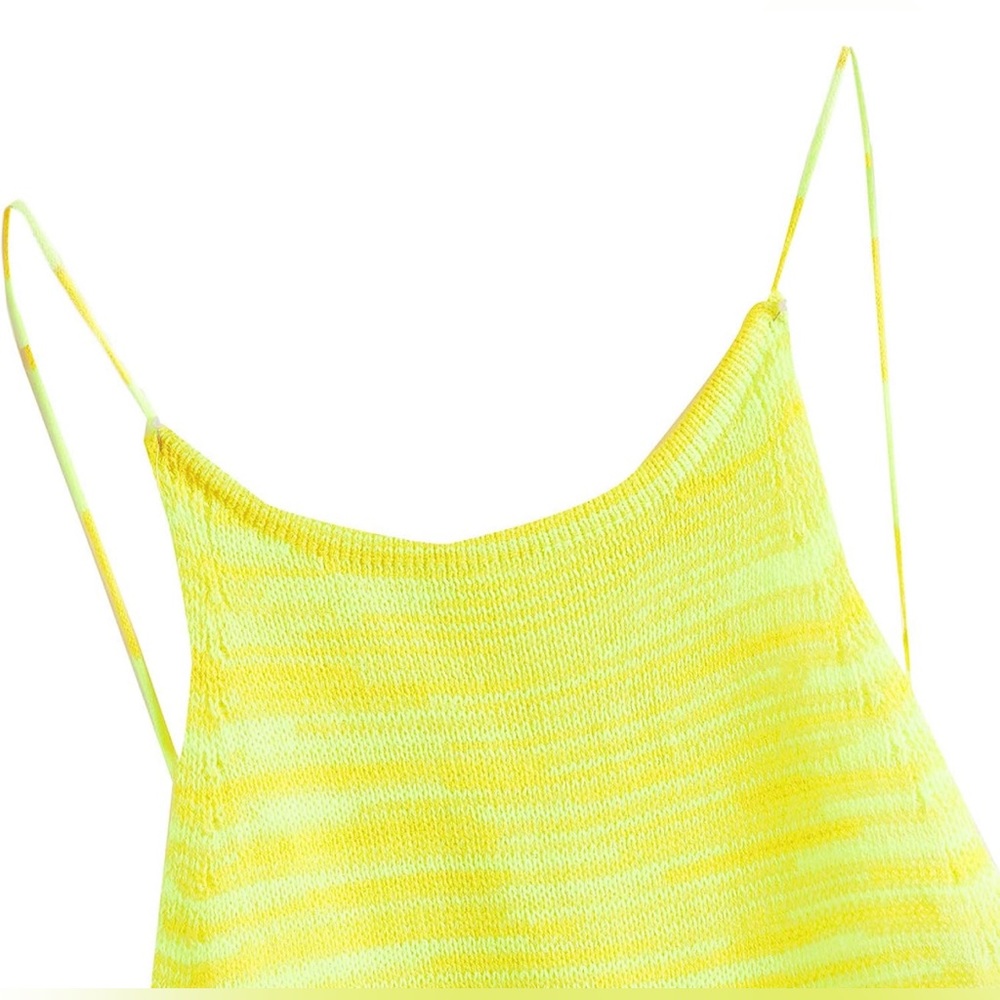 💛Backless Top - Picture 3 of 4